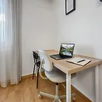 La Foret, Parking, Jardin, Proche De La Gare דירה *