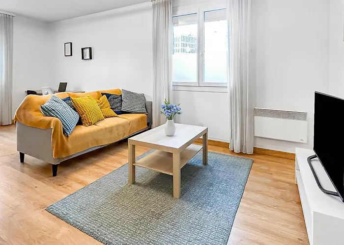 La Foret, Parking, Jardin, Proche De La Gare גרנובל