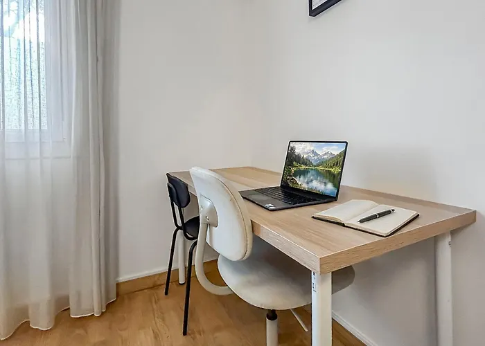 La Foret, Parking, Jardin, Proche De La Gare דירה *