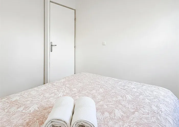 La Foret, Parking, Jardin, Proche De La Gare Apartment *